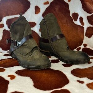 Spring Step Green Booties